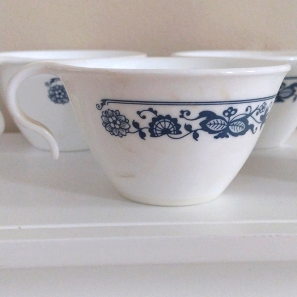 Corelle Livingware Old Town Blue Hook Four Mugs Corning Vintage
